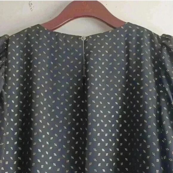 Vince Camuto Crew Neck Balloon Sleeve Blouse - Picture 6 of 16